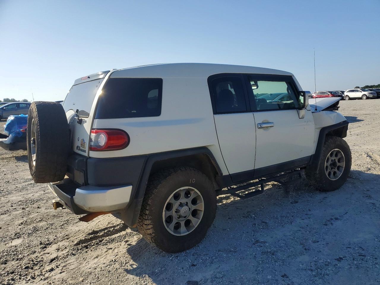 2012 TOYOTA FJ CRUISER