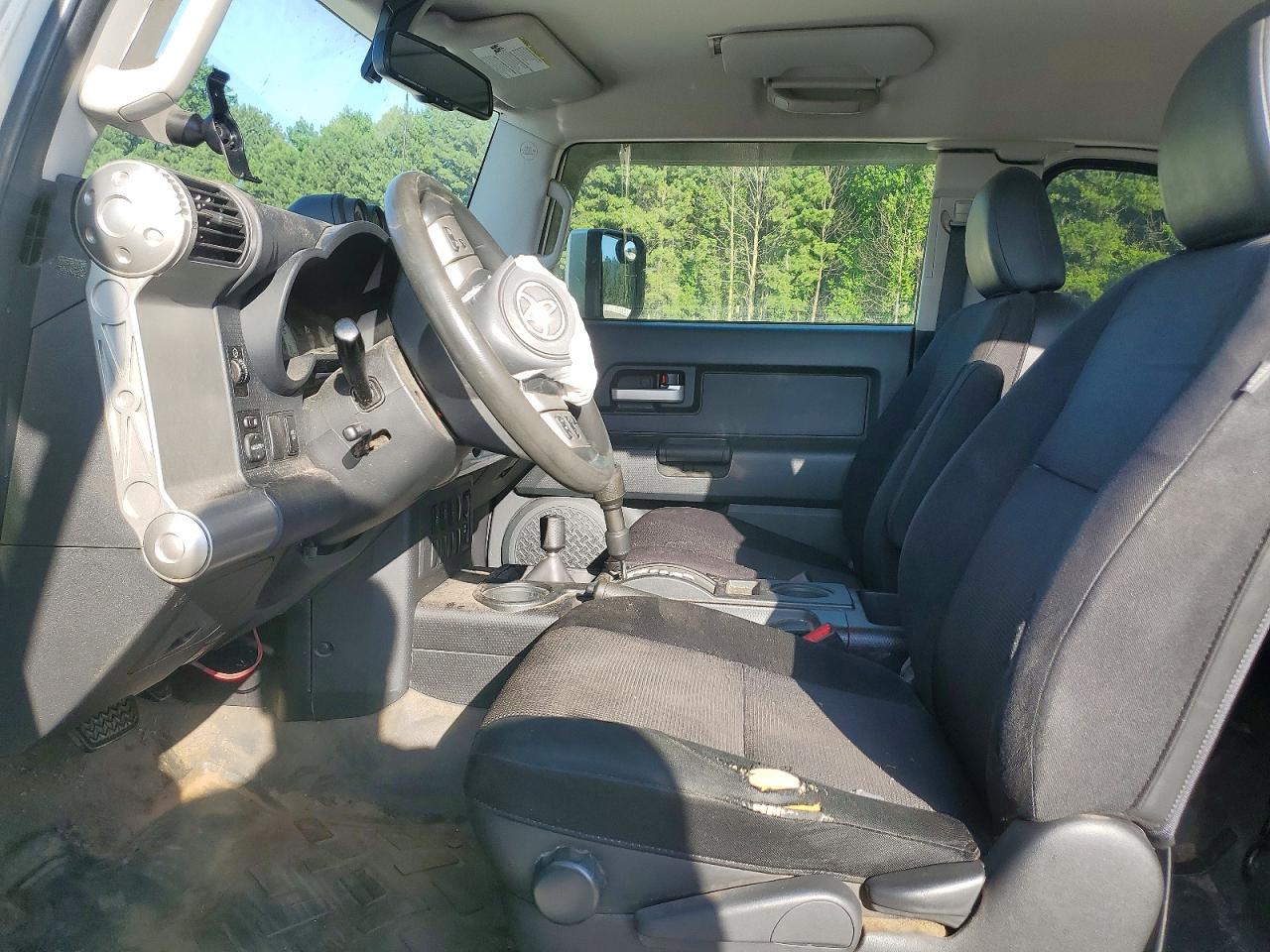 2012 TOYOTA FJ CRUISER