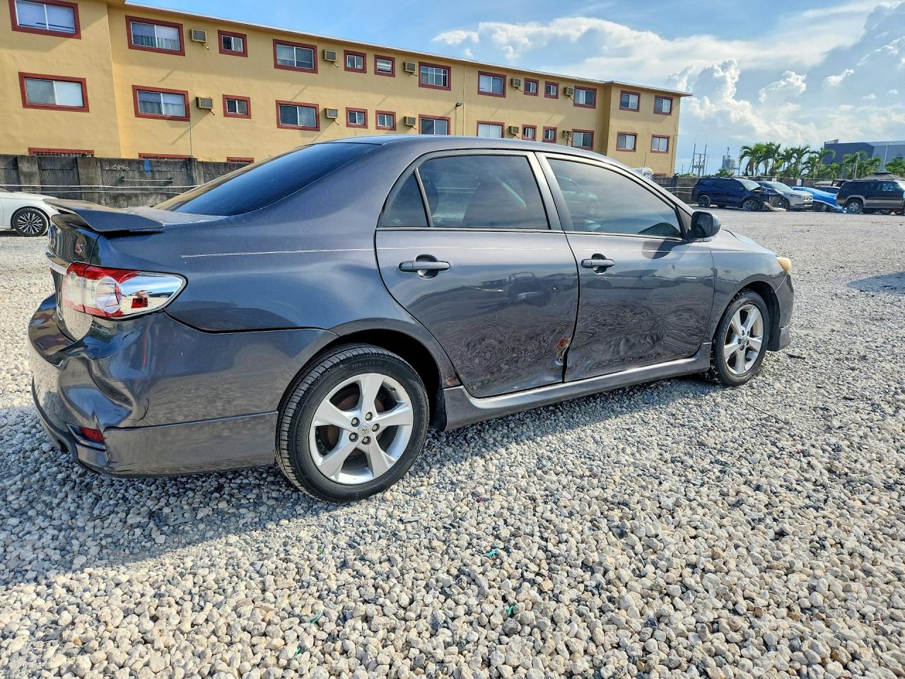 2013 TOYOTA COROLLA