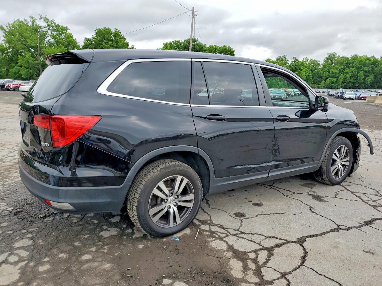2017 HONDA PILOT
