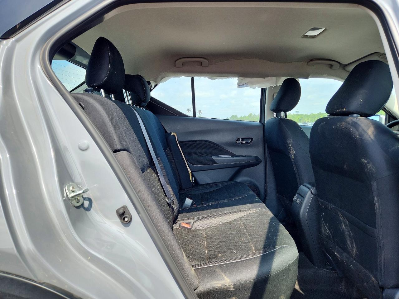 2024 NISSAN KICKS