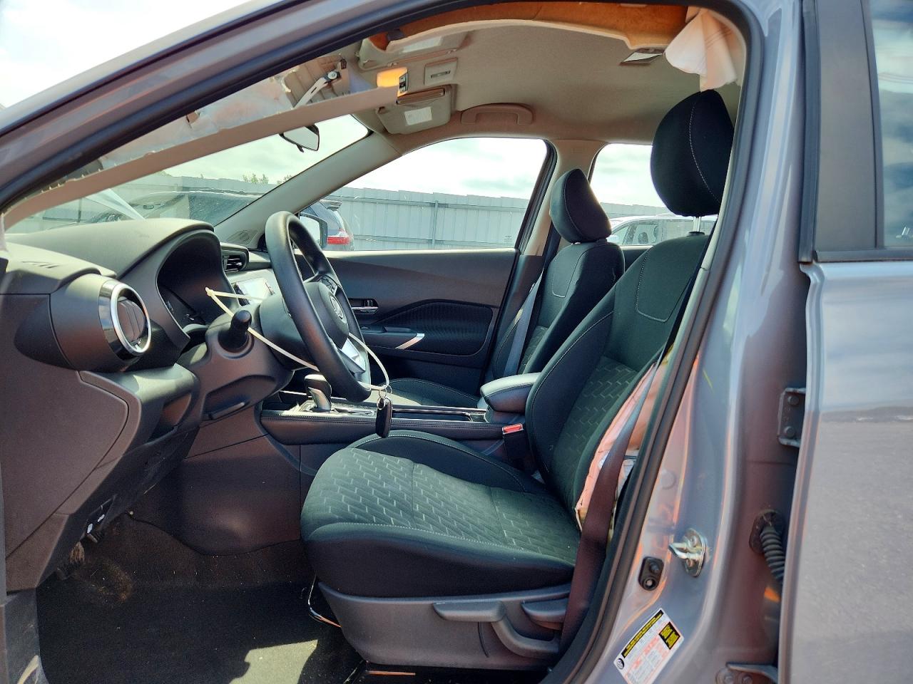 2024 NISSAN KICKS