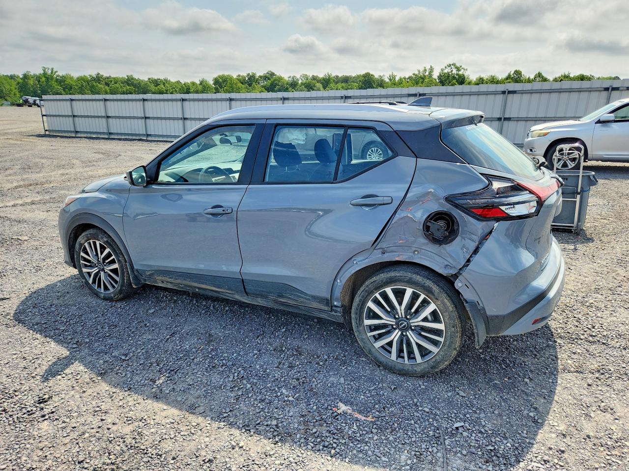 2024 NISSAN KICKS