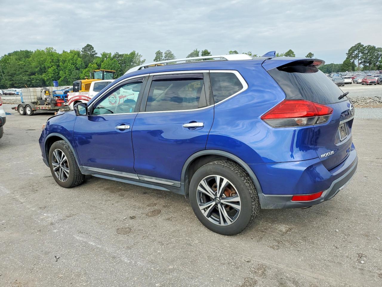 2017 NISSAN ROGUE