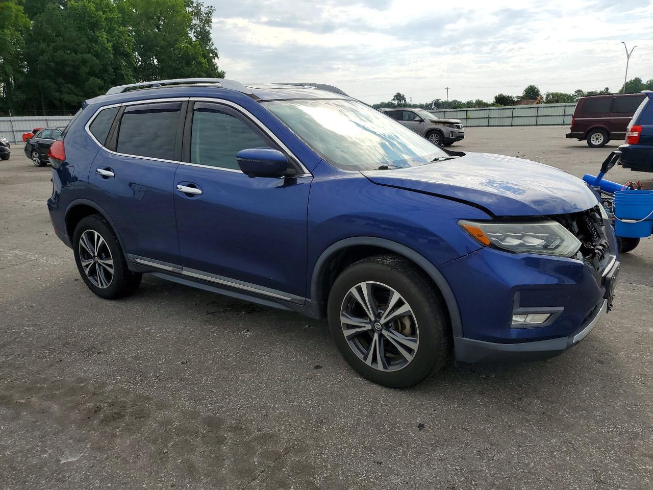 2017 NISSAN ROGUE
