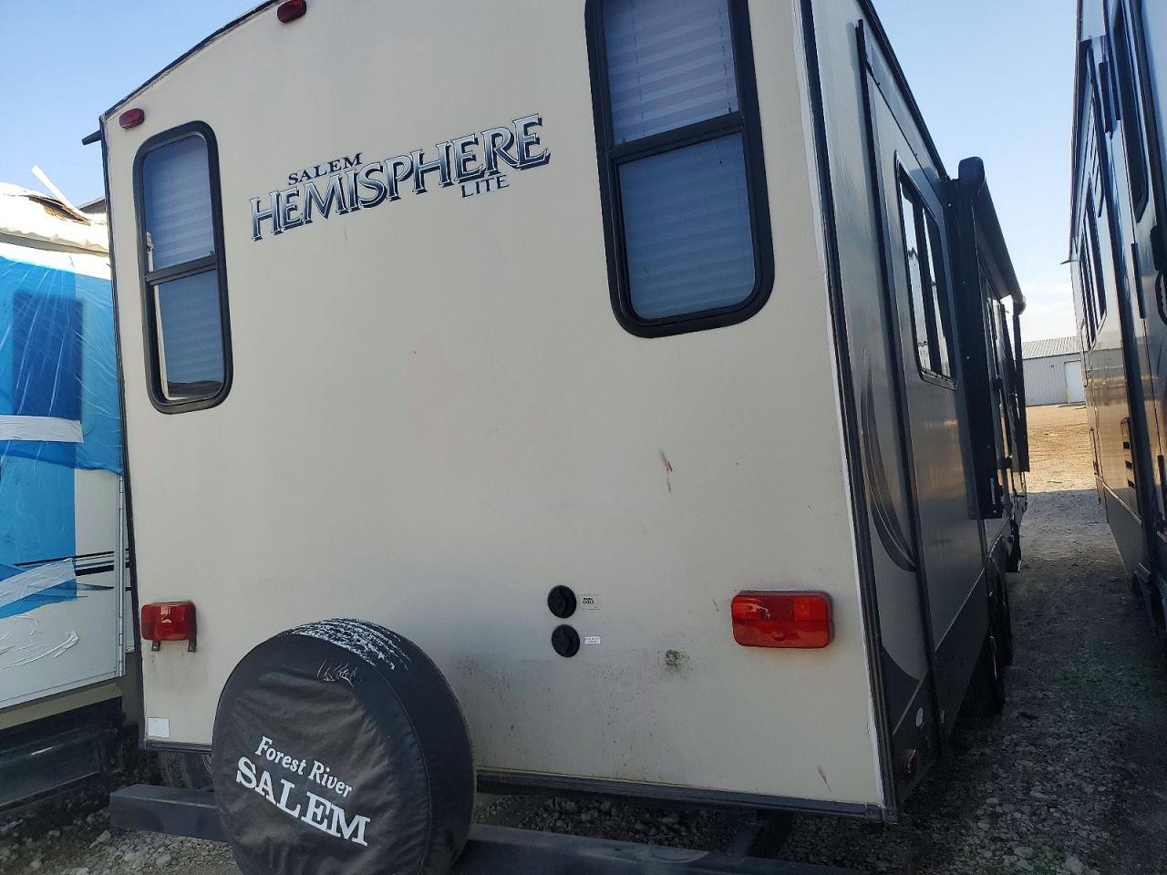 2015 FOREST RIVER HEMISPHERE