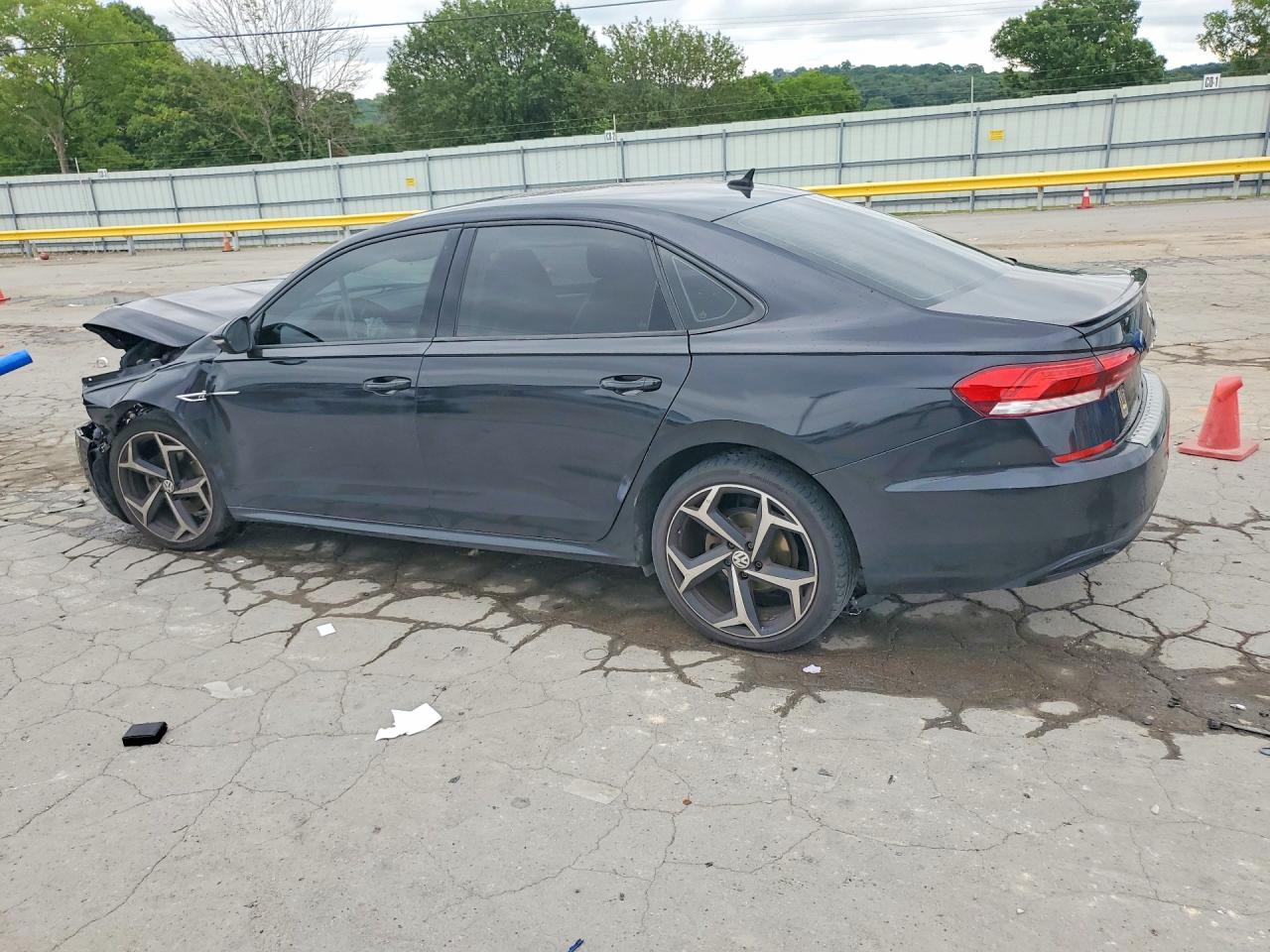2020 VOLKSWAGEN PASSAT