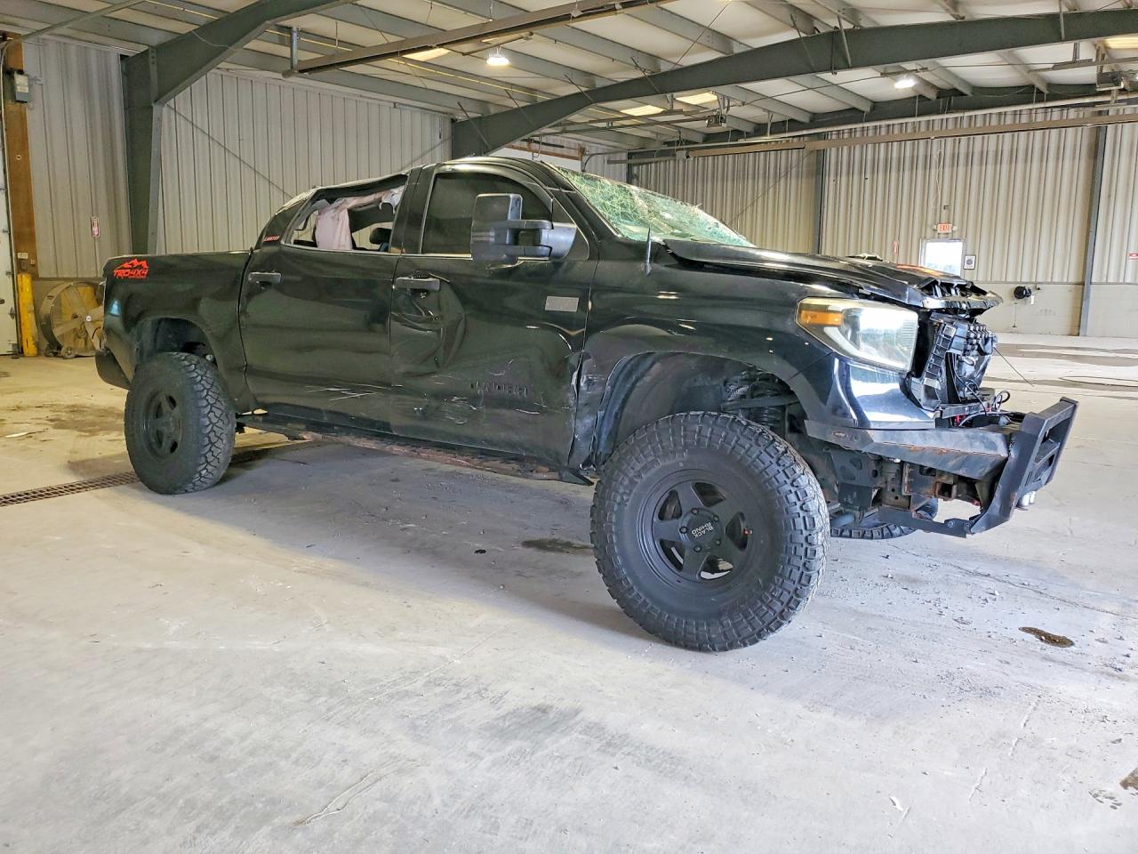 2017 TOYOTA TUNDRA