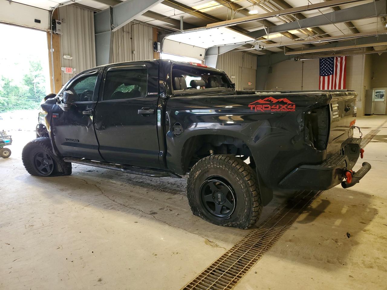 2017 TOYOTA TUNDRA