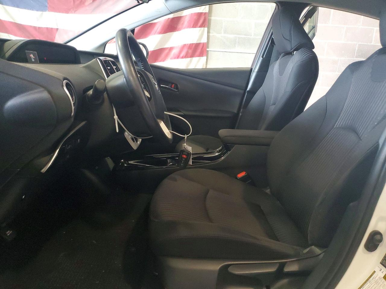 2017 TOYOTA PRIUS
