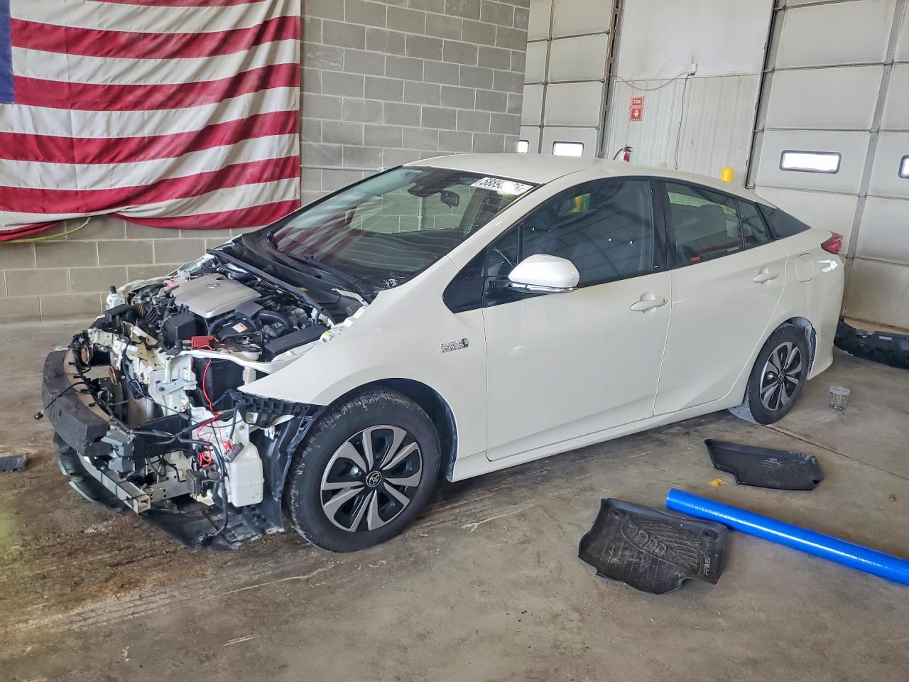 2017 TOYOTA PRIUS