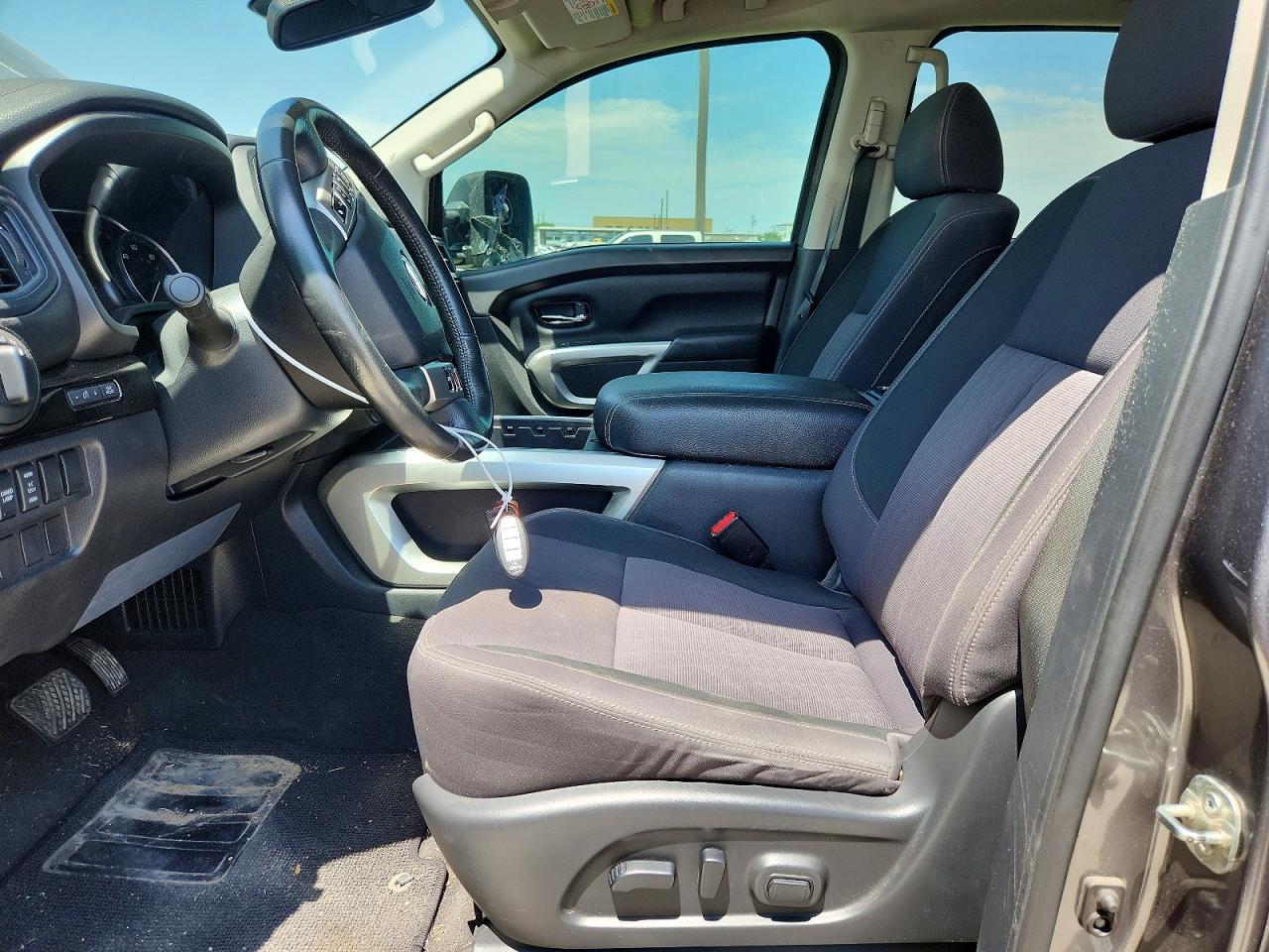 2022 NISSAN TITAN