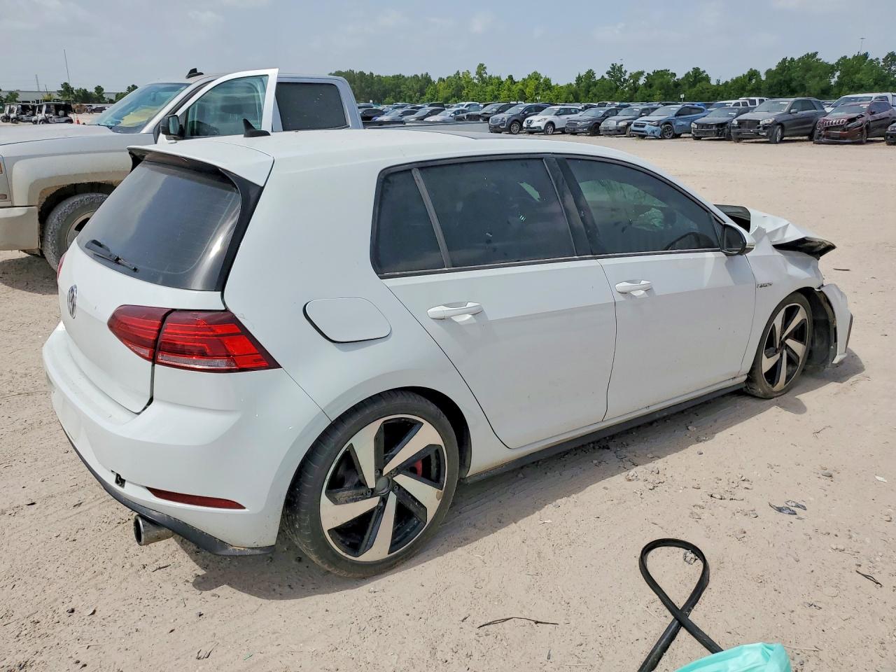 2018 VOLKSWAGEN GTI