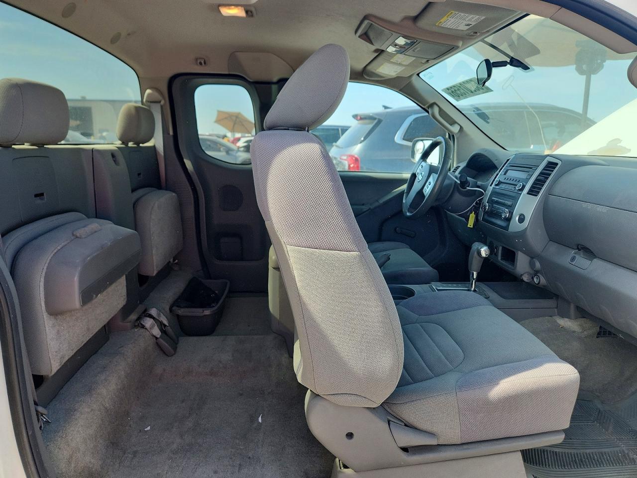 2015 NISSAN FRONTIER