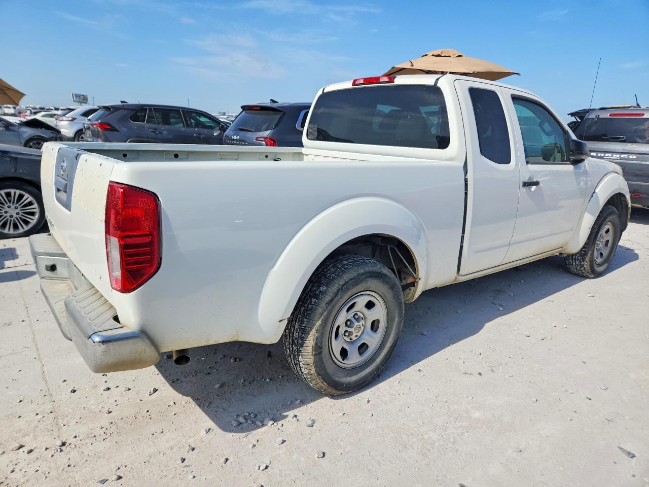 2015 NISSAN FRONTIER