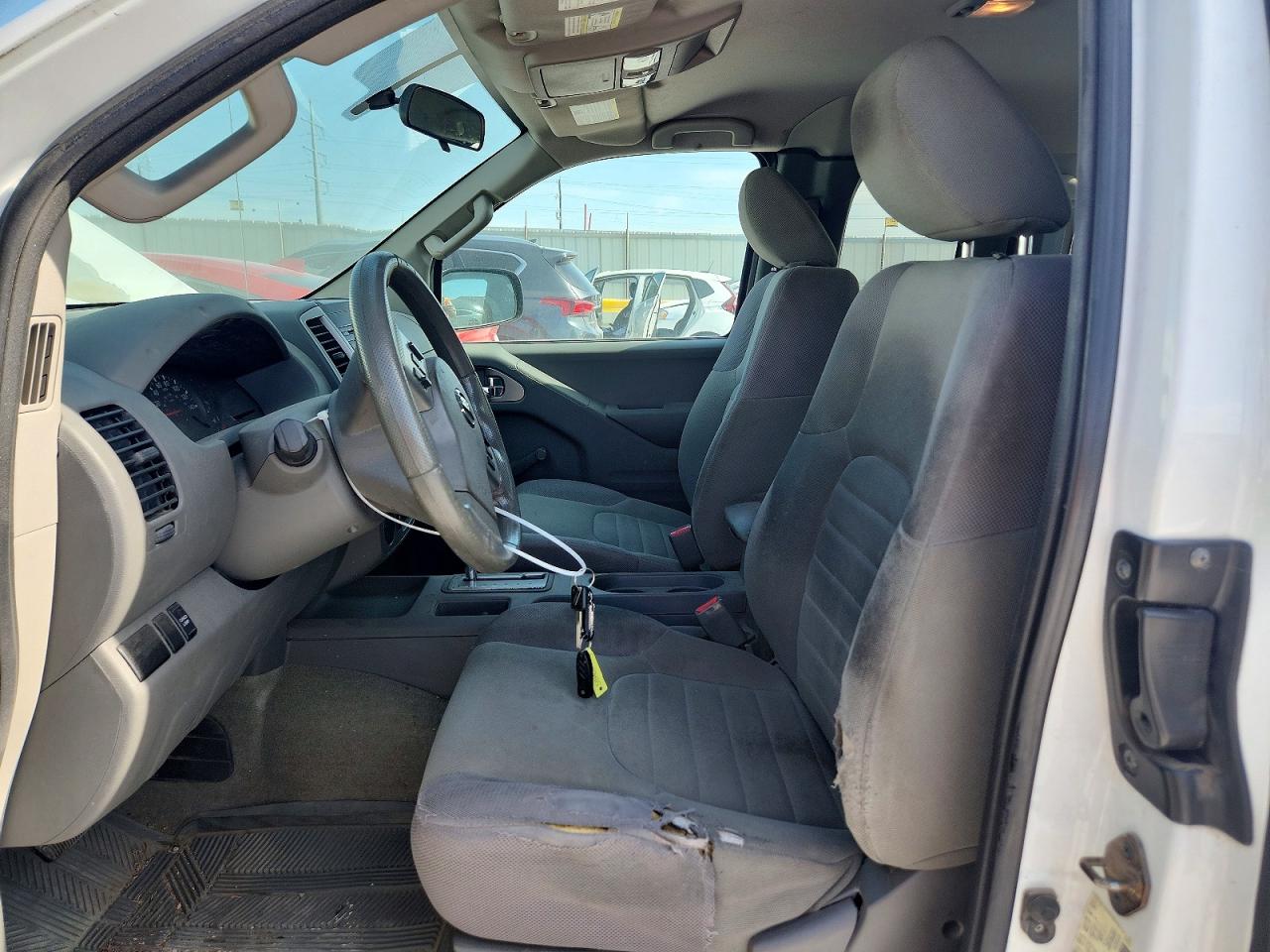 2015 NISSAN FRONTIER