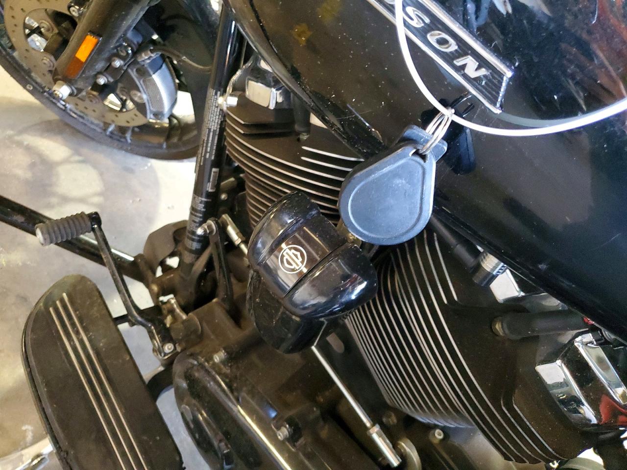 2020 HARLEY-DAVIDSON FL