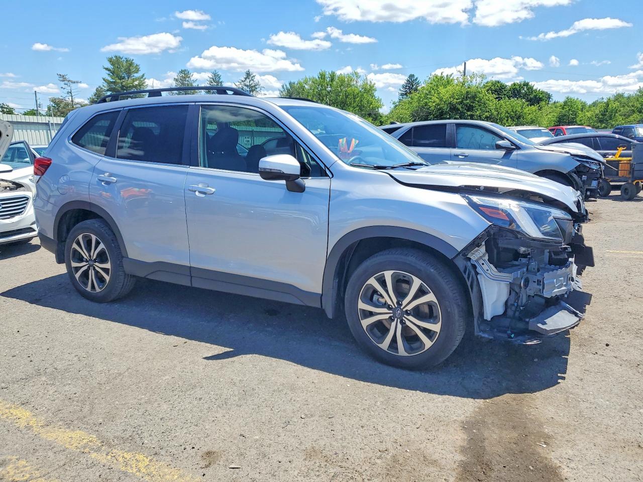 2023 SUBARU FORESTER