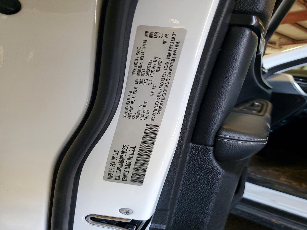 2023 JEEP CHEROKEE