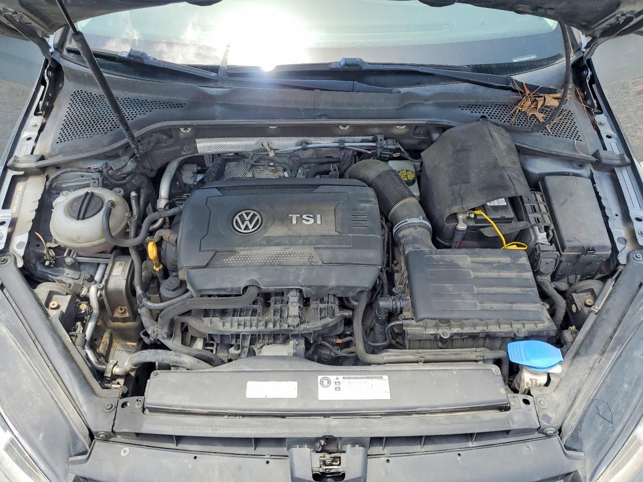 2016 VOLKSWAGEN GOLF