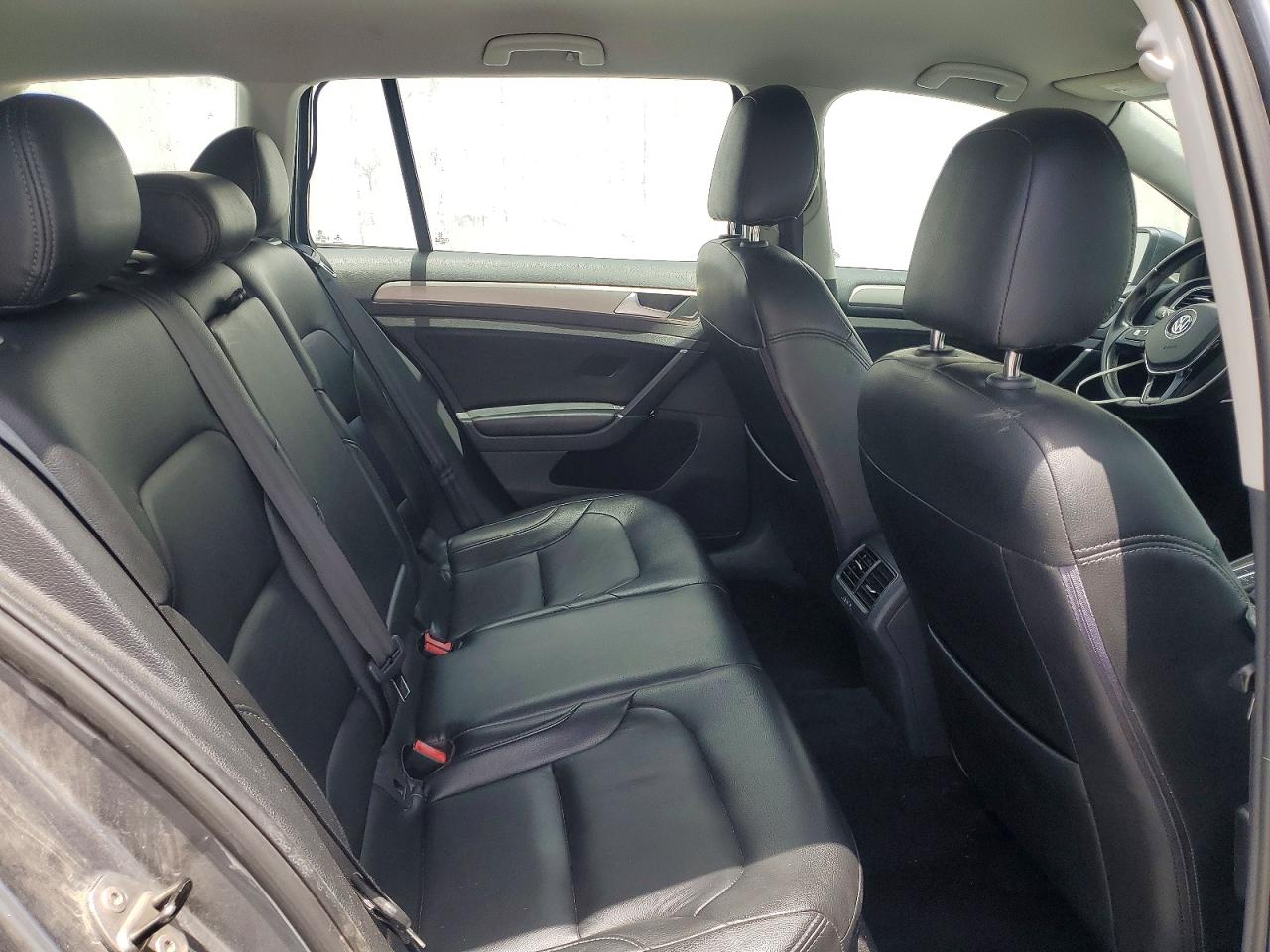 2016 VOLKSWAGEN GOLF