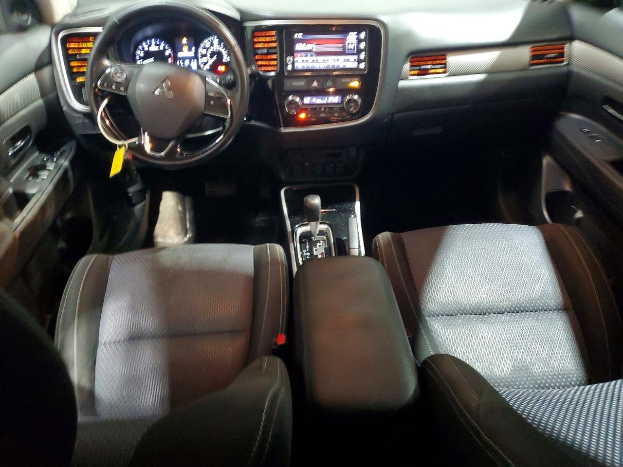 2018 MITSUBISHI OUTLANDER