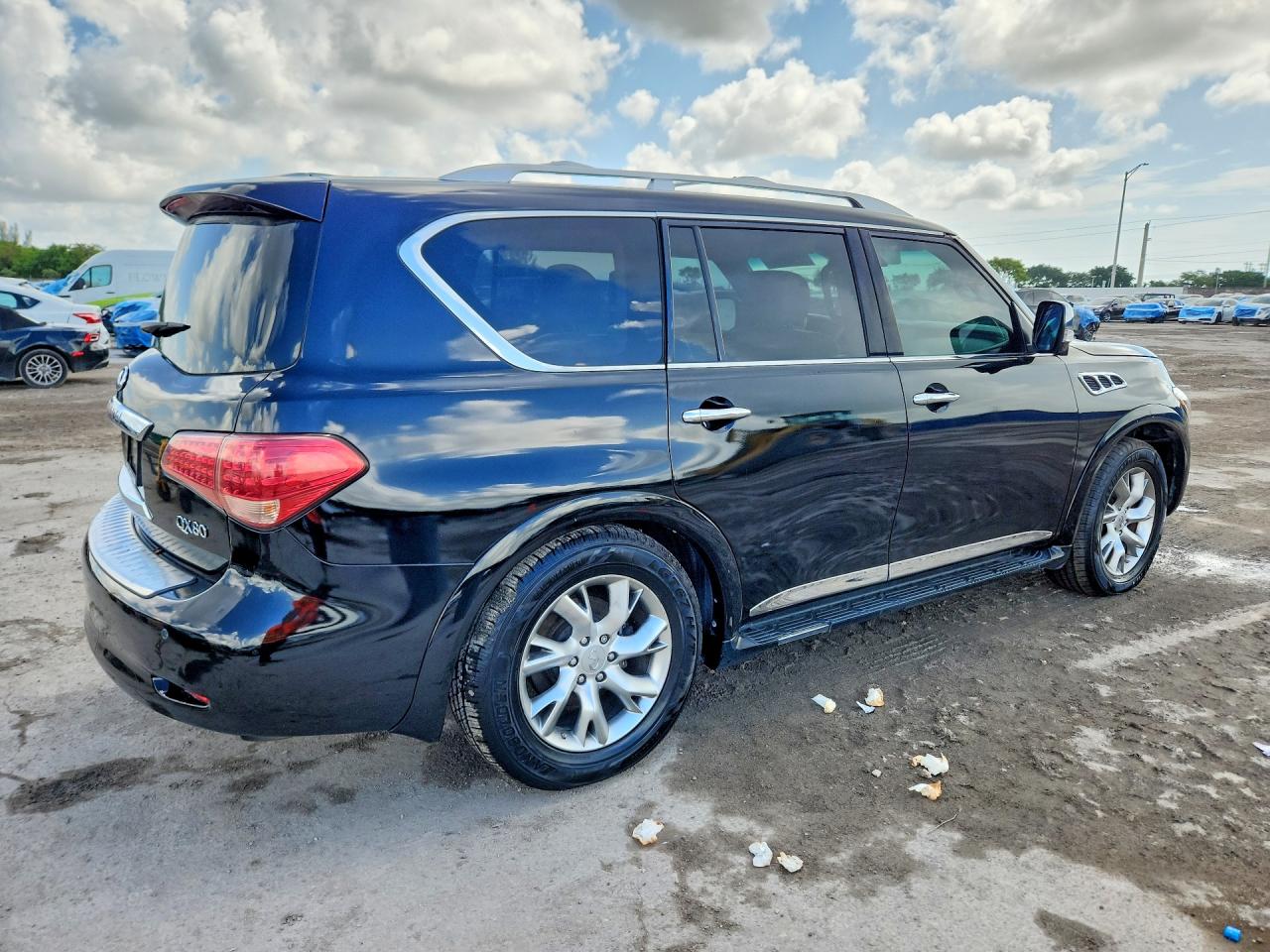 2011 INFINITI QX56 BASE
