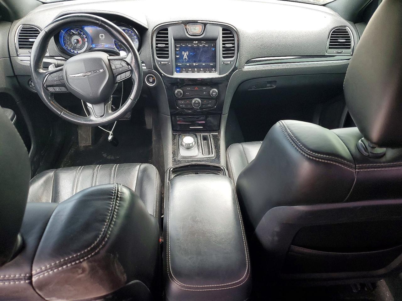 2019 CHRYSLER 300