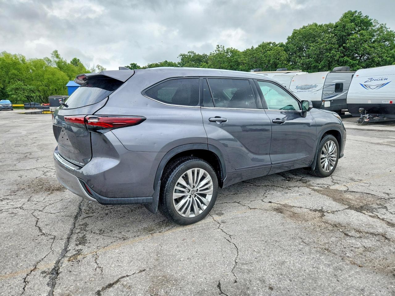 2024 TOYOTA HIGHLANDER