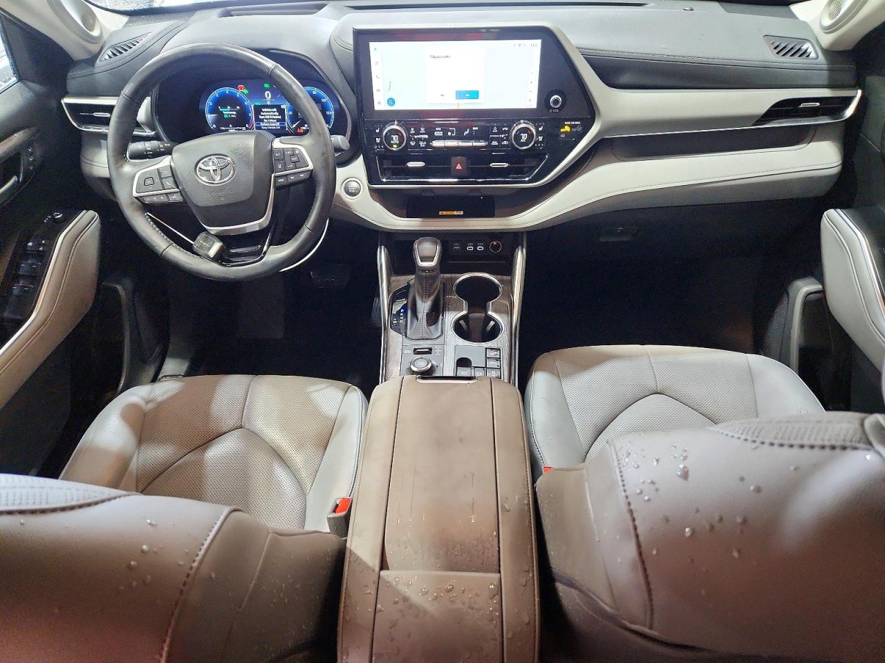 2024 TOYOTA HIGHLANDER