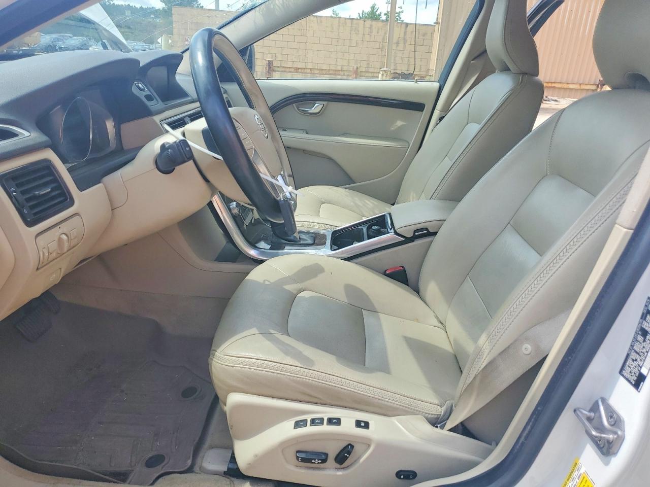 2016 VOLVO XC70