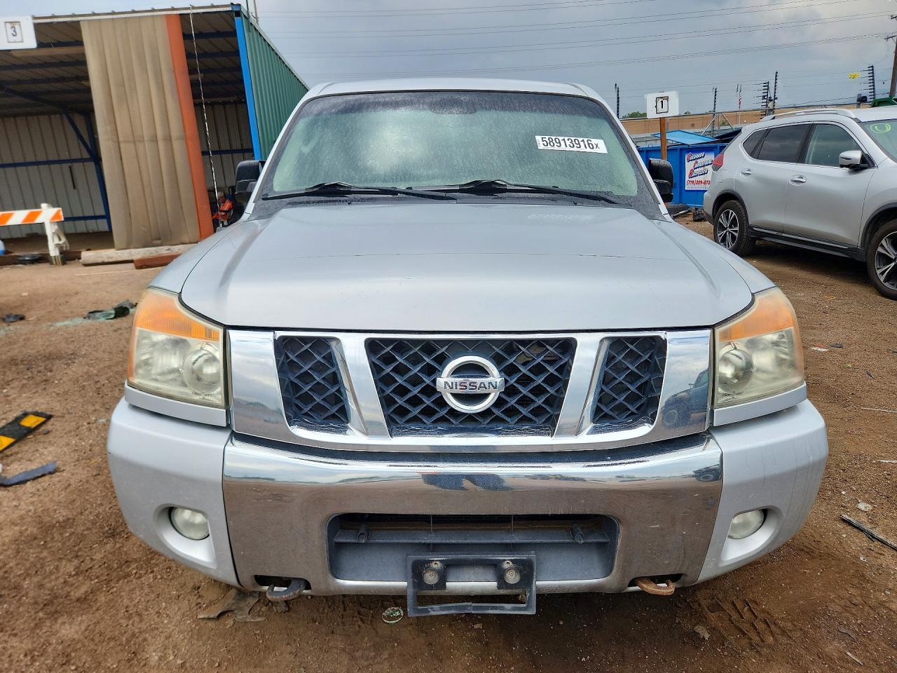 2011 NISSAN TITAN