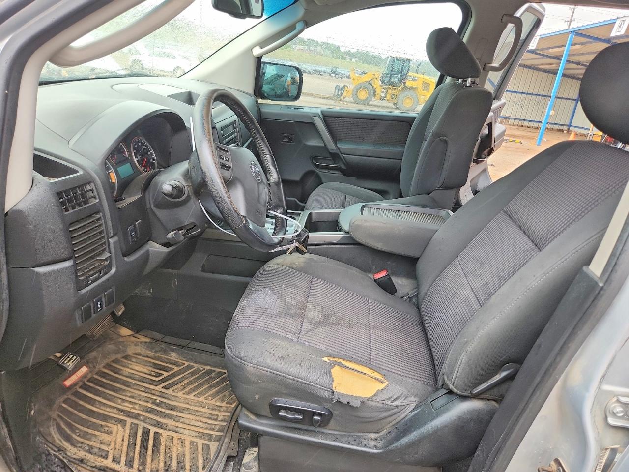2011 NISSAN TITAN
