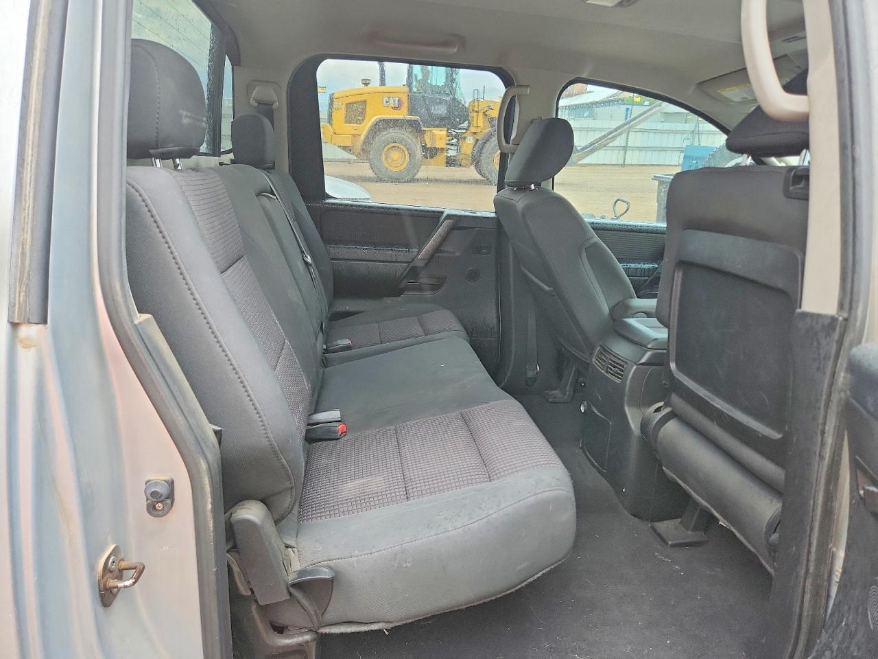 2011 NISSAN TITAN