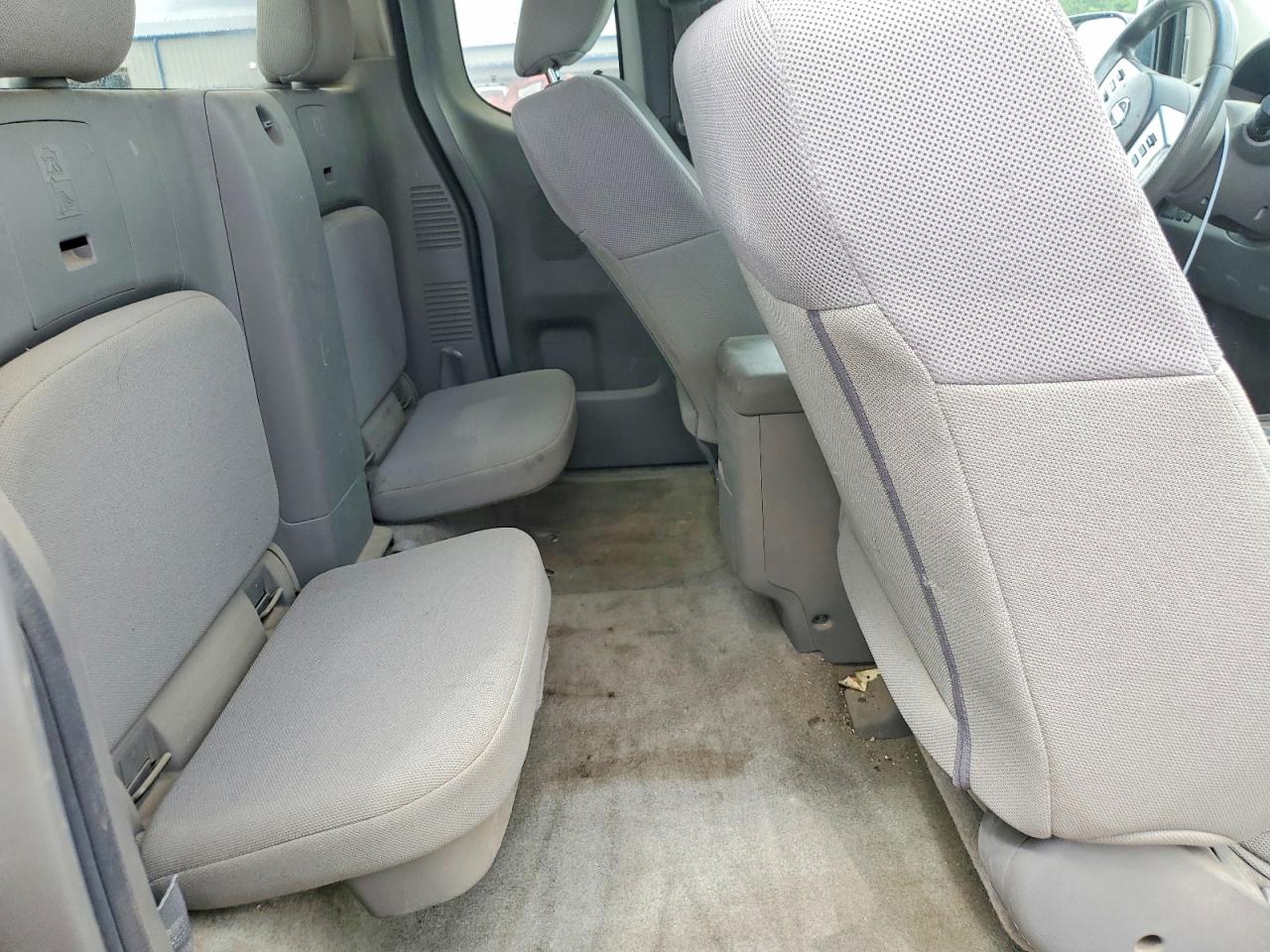 2015 NISSAN FRONTIER