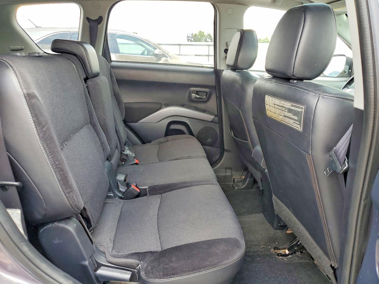 2010 MITSUBISHI OUTLANDER