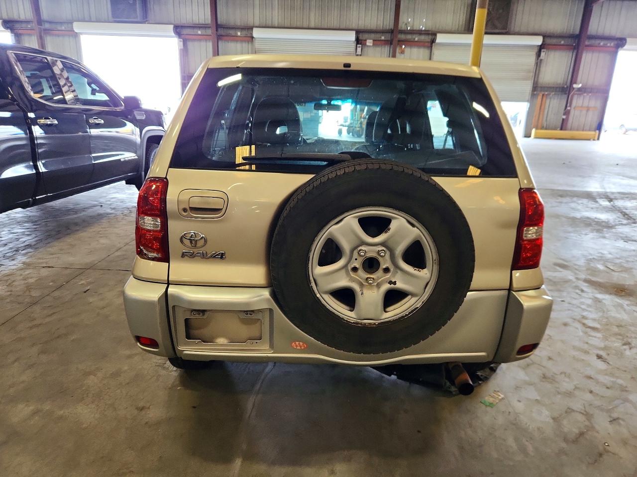 2004 TOYOTA RAV4 BASE