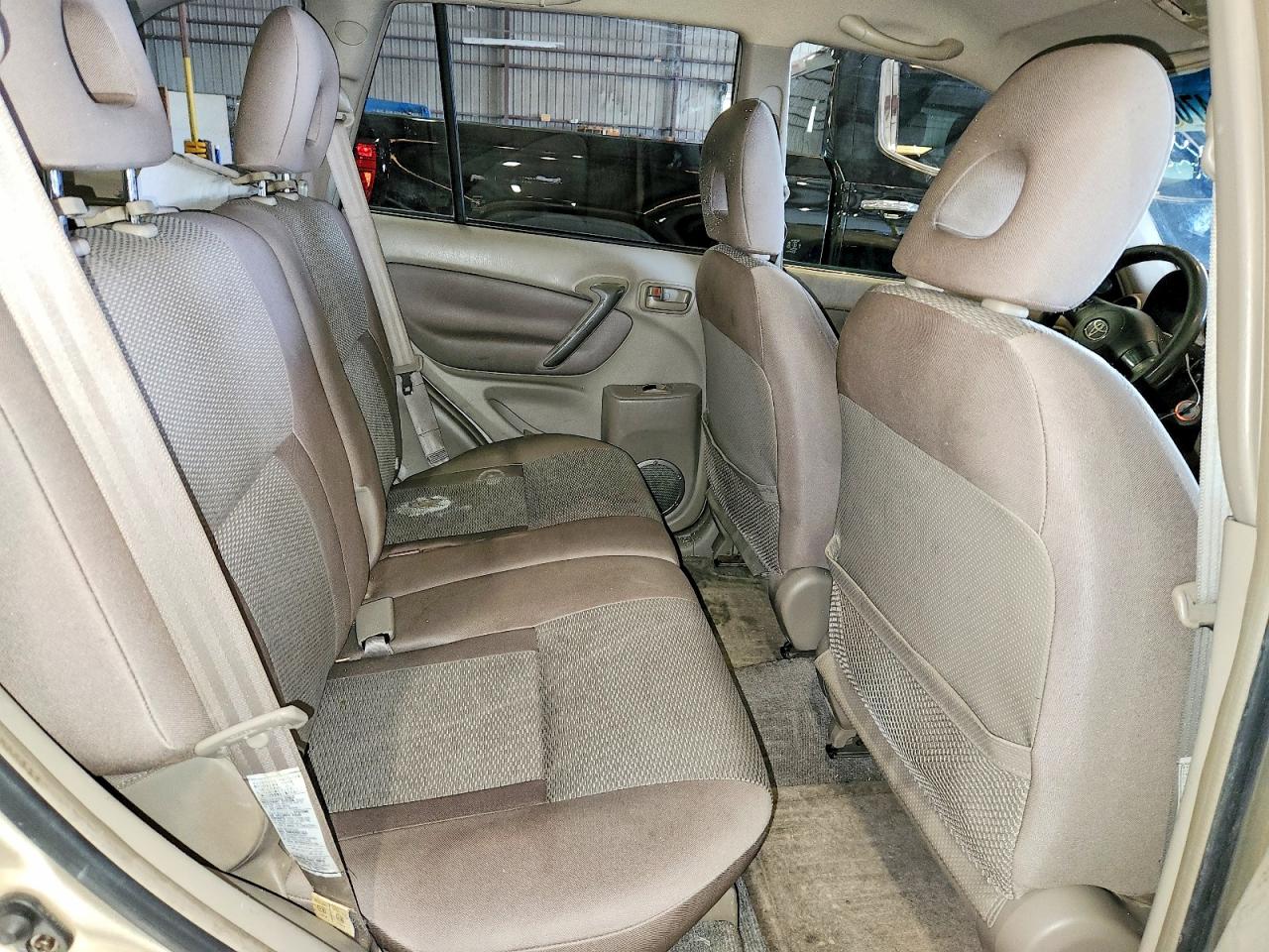 2004 TOYOTA RAV4 BASE