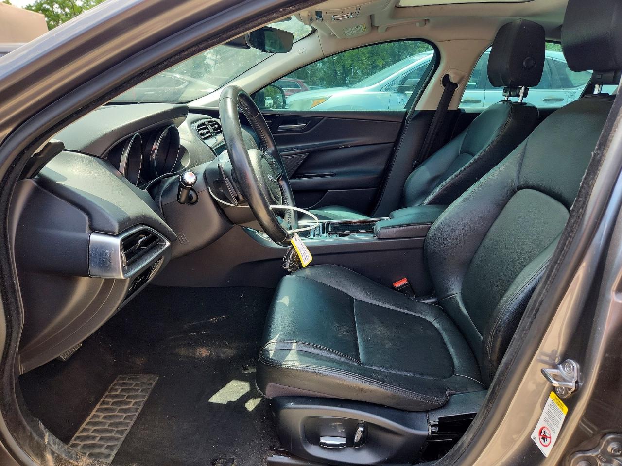 2019 JAGUAR XE