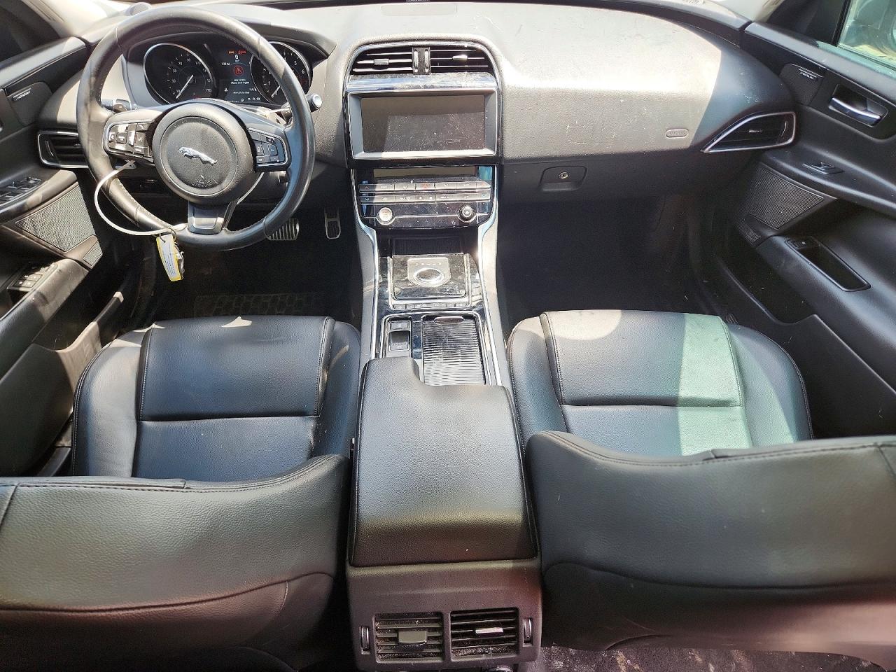 2019 JAGUAR XE