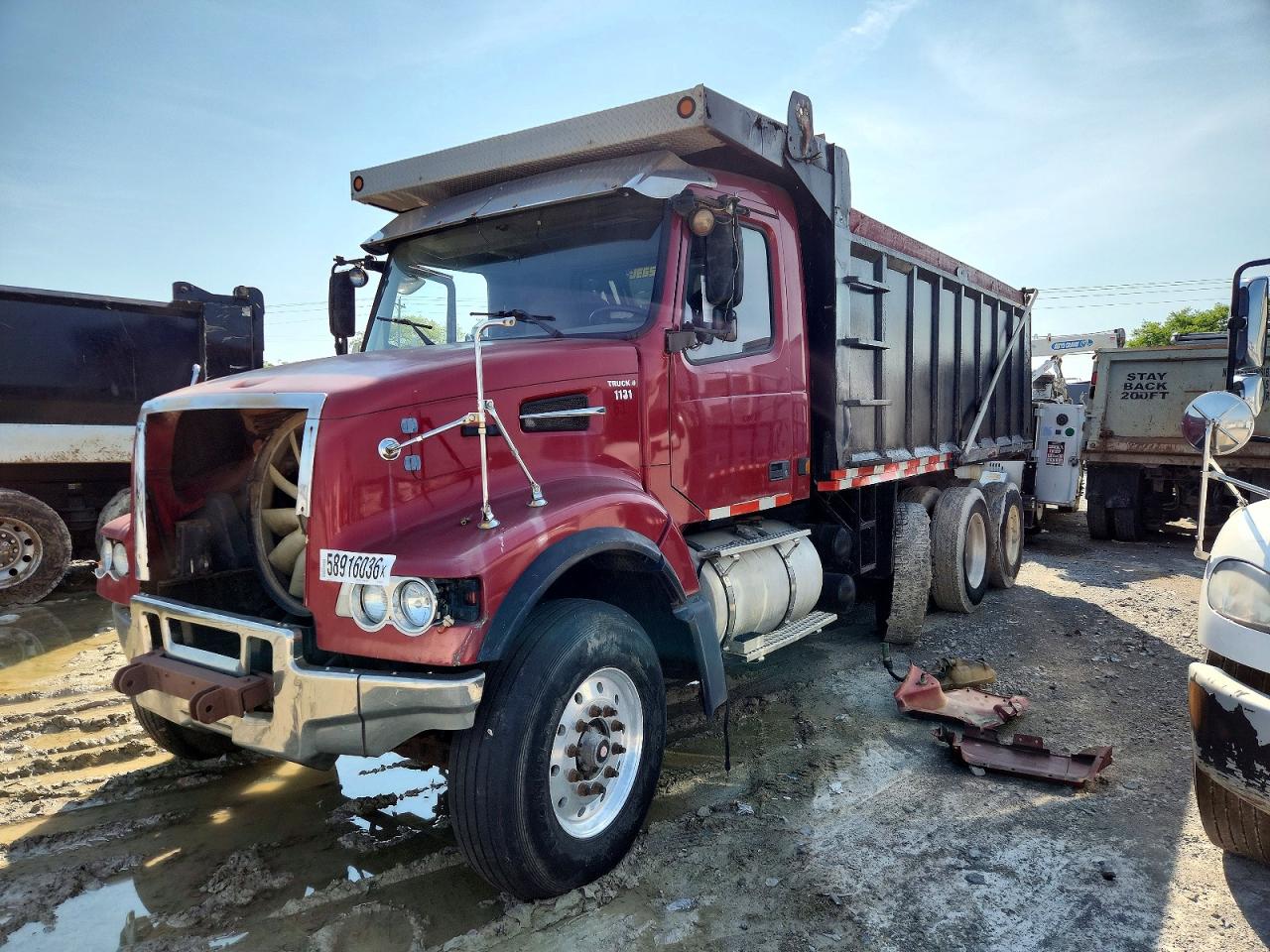2005 VOLVO VN