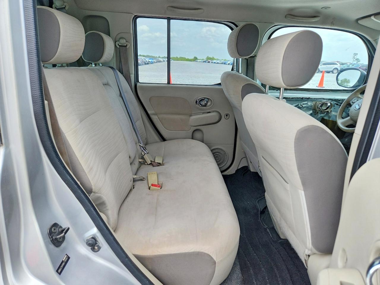 2010 NISSAN CUBE