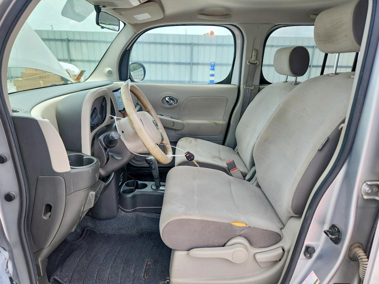 2010 NISSAN CUBE