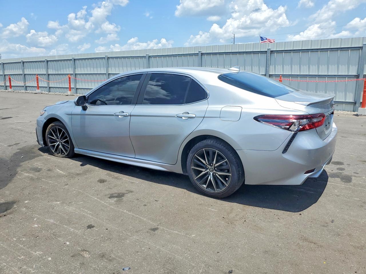 2024 TOYOTA CAMRY