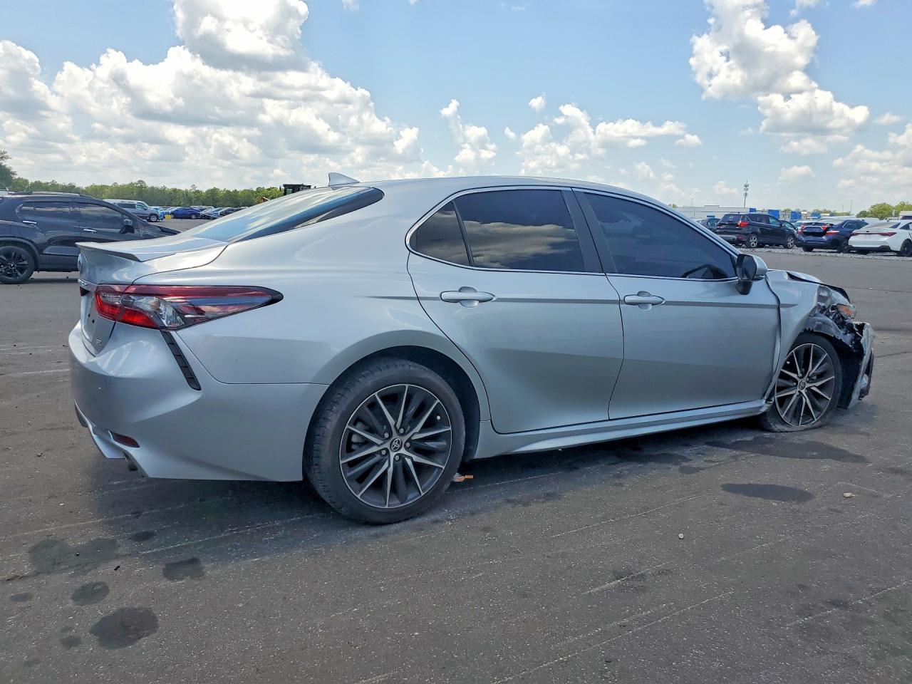 2024 TOYOTA CAMRY
