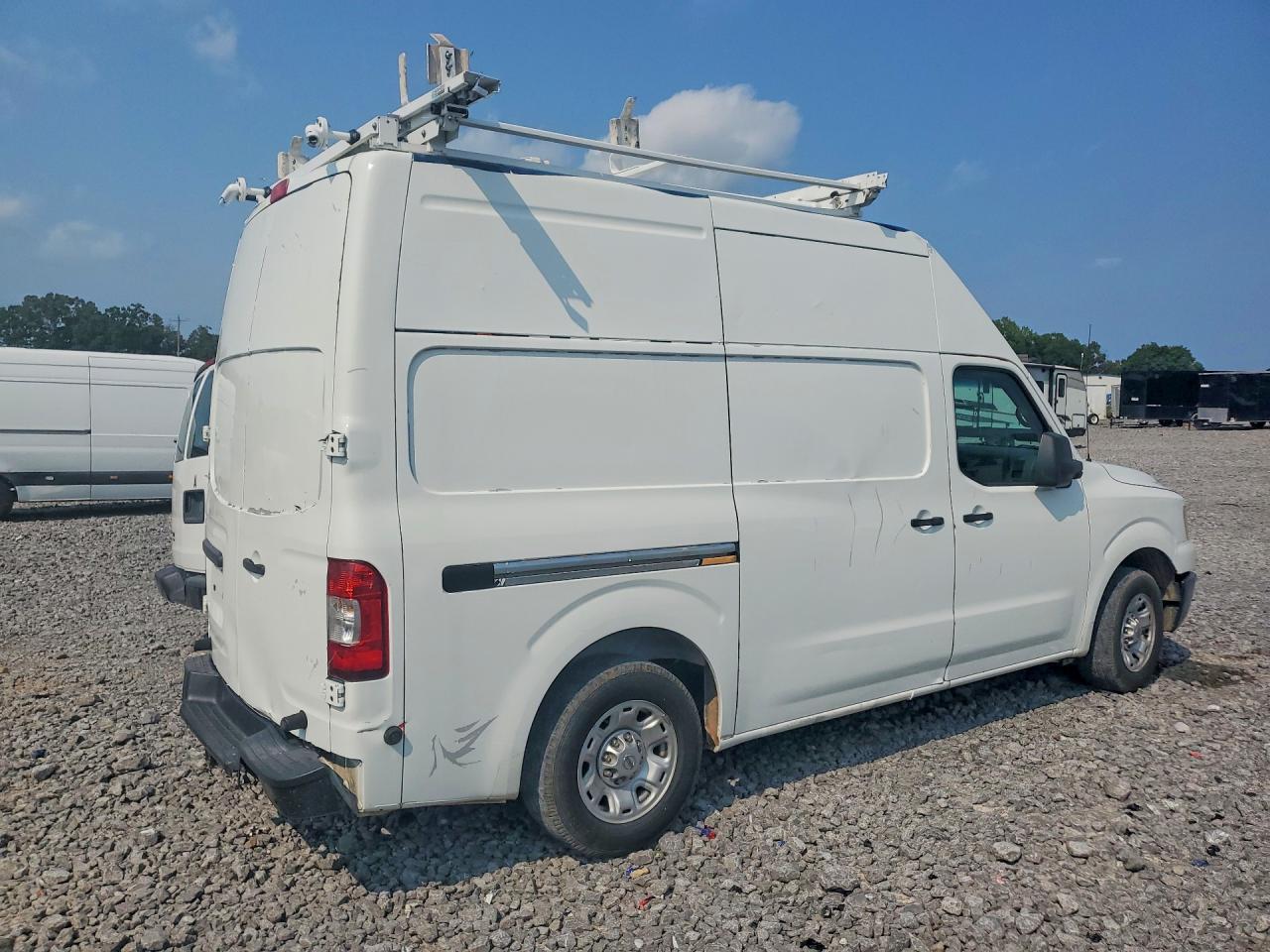 2017 NISSAN NV