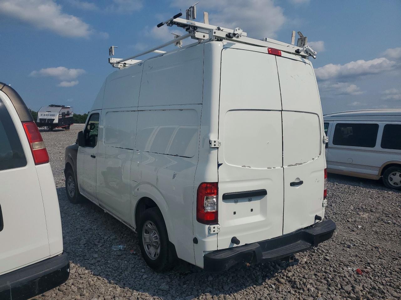 2017 NISSAN NV