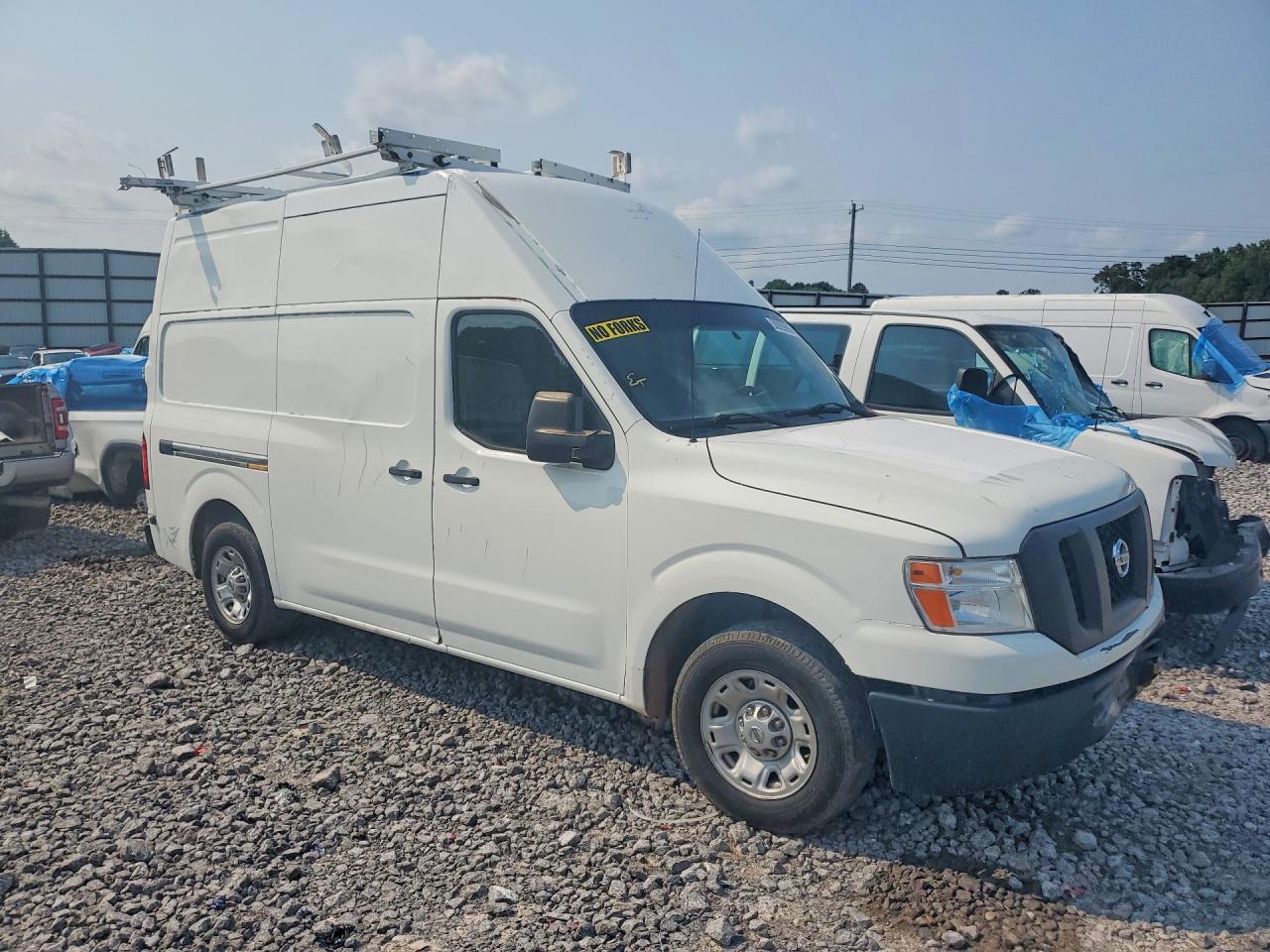 2017 NISSAN NV