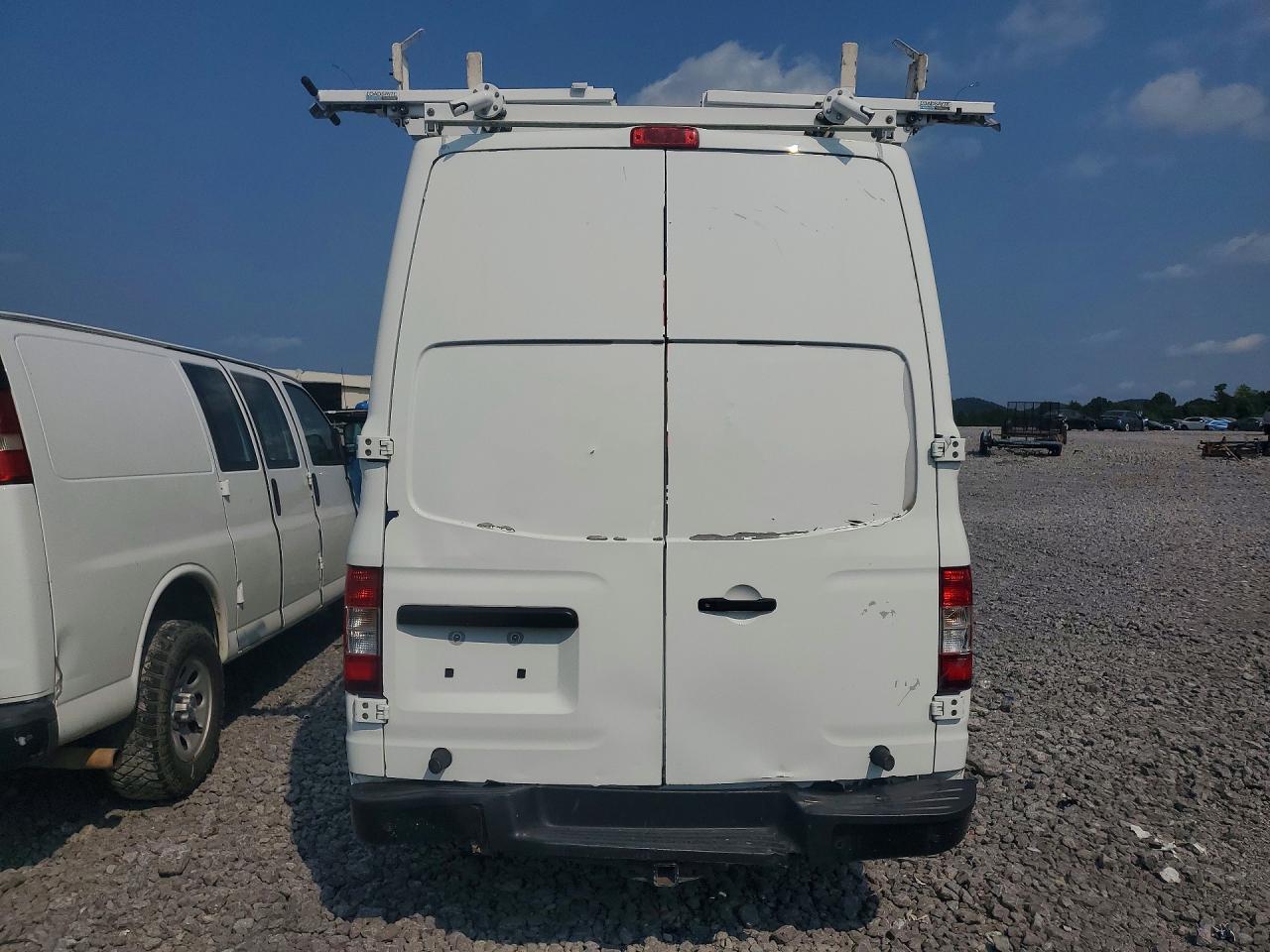 2017 NISSAN NV