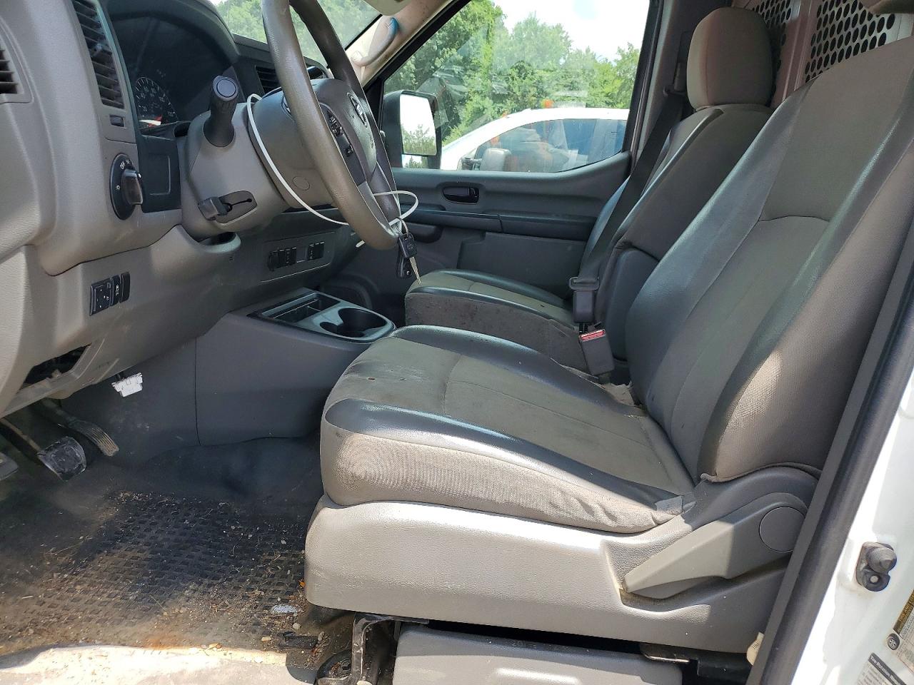 2017 NISSAN NV